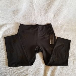 NWT JESSICA SIMPSON Warm up yoga CAPRI Pants